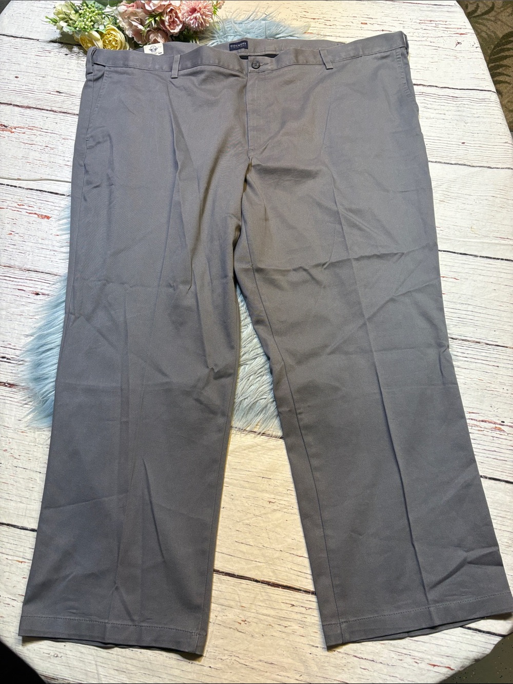 NWT Dockers Grey Easy Khaki Comfort Waistband Classic Fit Sz 52X30